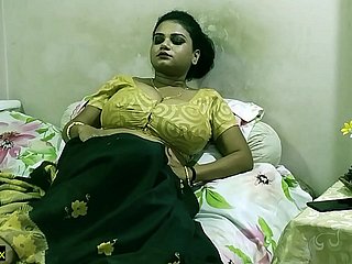 Indian Collage Crony Nigh unto Sex dengan Beautiful Tamil Bhabhi !! Seks Terbaik di Saree Moving down Viral